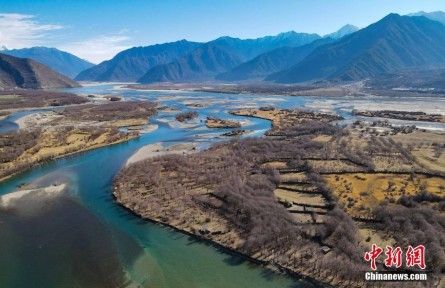 西藏雅尼國家濕地公園冬日風(fēng)光